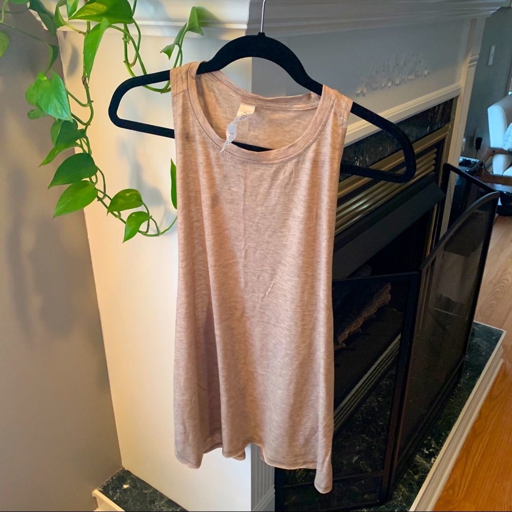 Beige muscle tee XL NWOT
